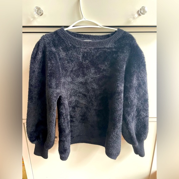 Fuzzy black sweater - Picture 1 of 3